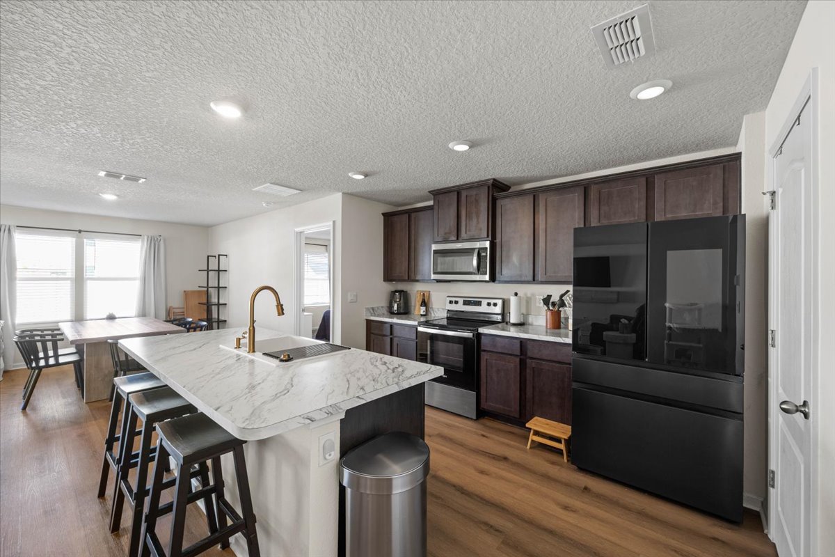 2469 Oak Stream Drive photo 7 of 38