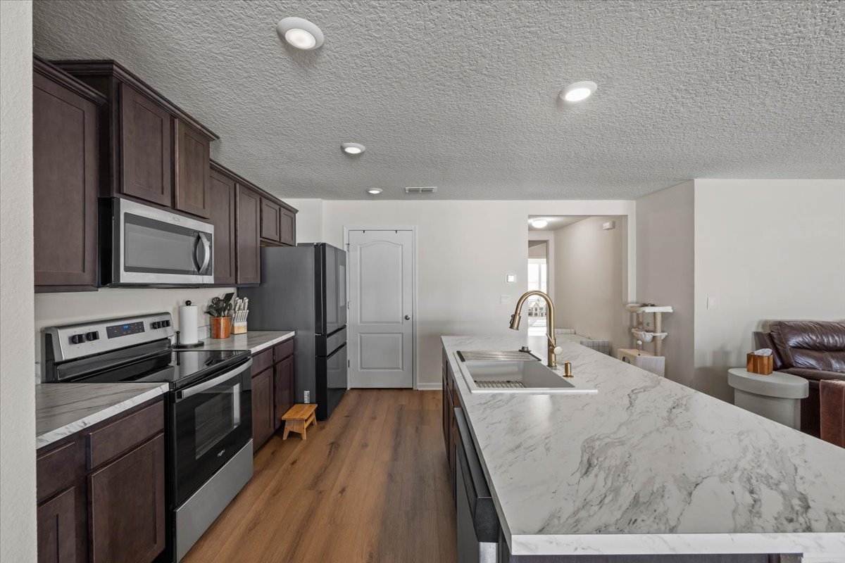 2469 Oak Stream Drive photo 11 of 38