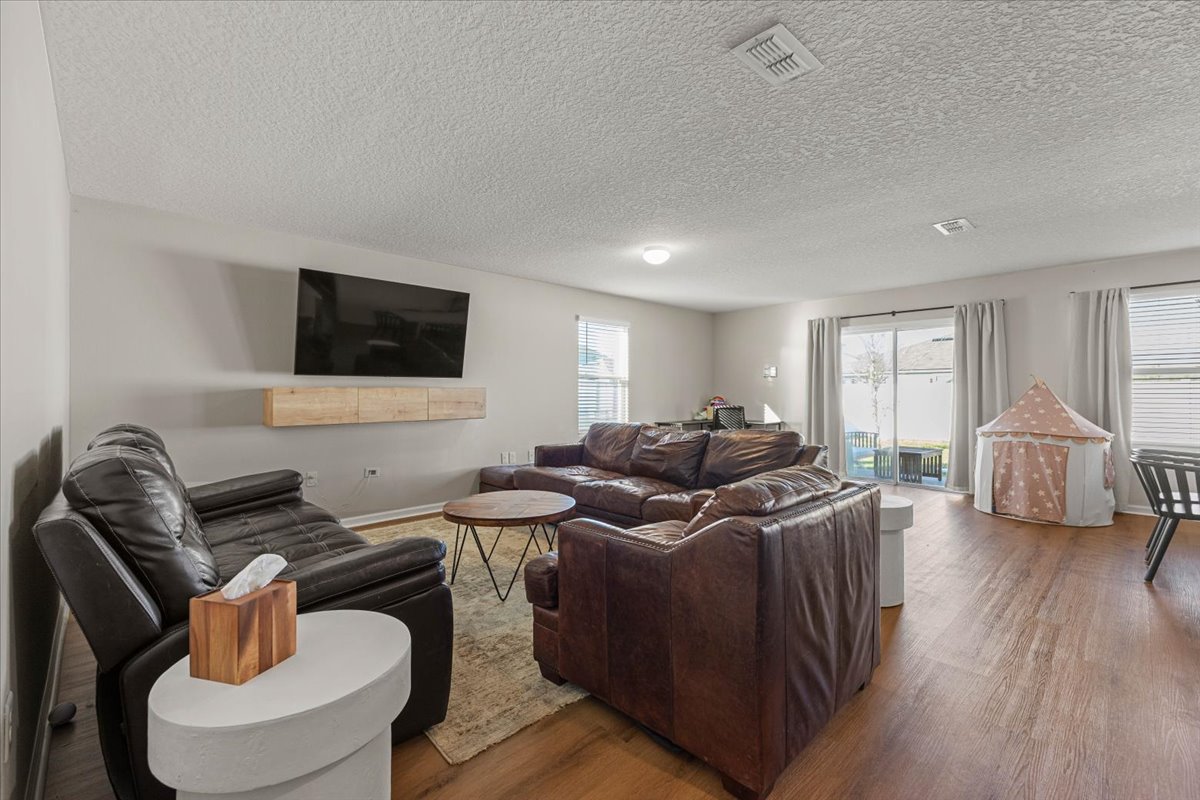 2469 Oak Stream Drive photo 15 of 38